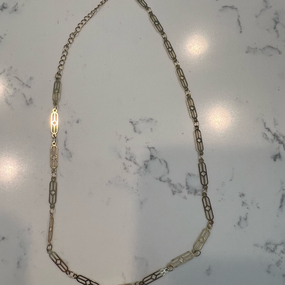Elegant Gold Colored Chain Necklace